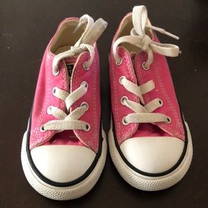 Girls Pink Converse!